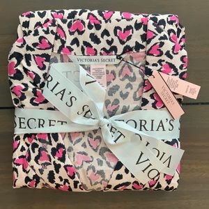 Victoria Secret Cheetah Heart Print Flannel PJs